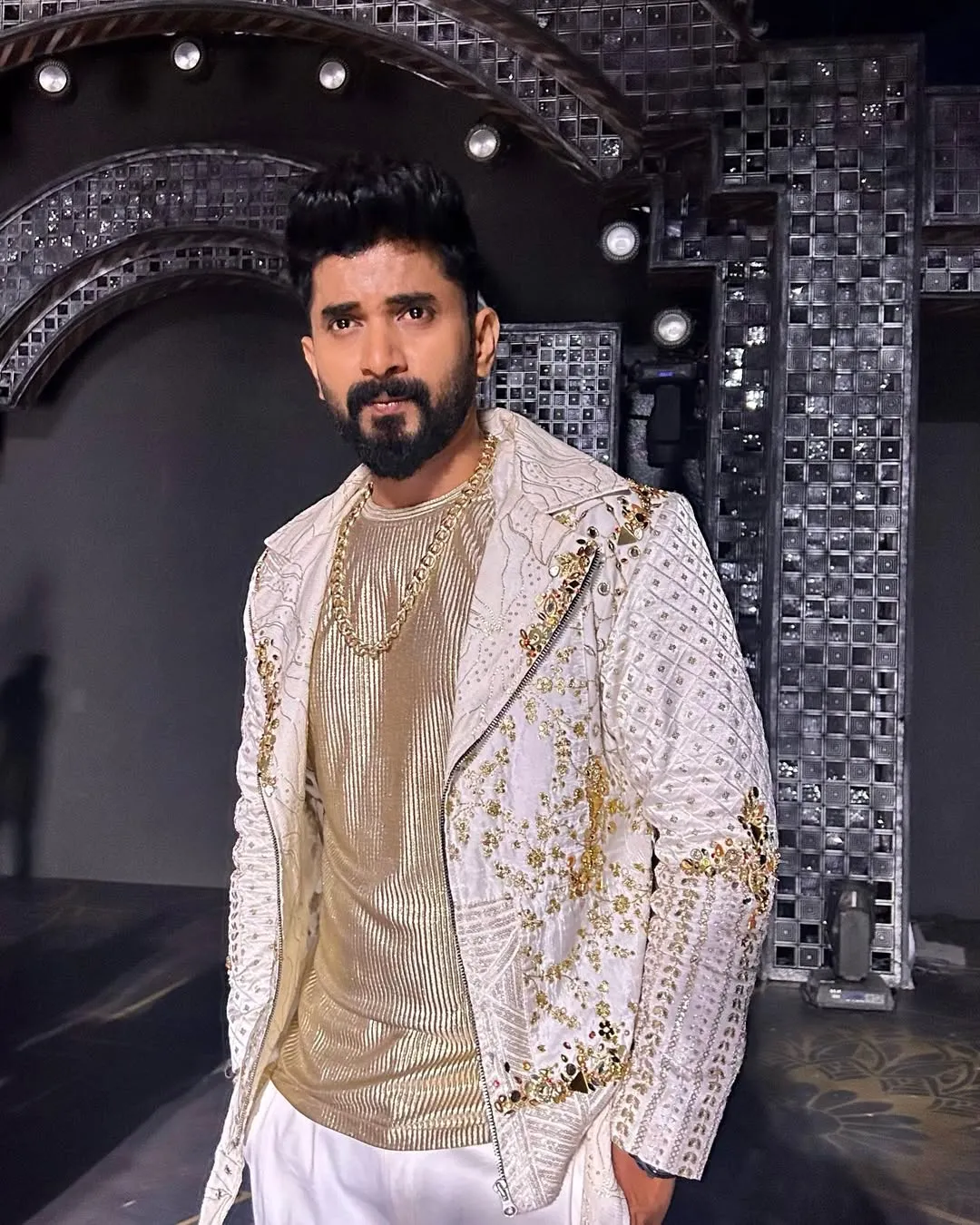 Vijay Andalkar Biography